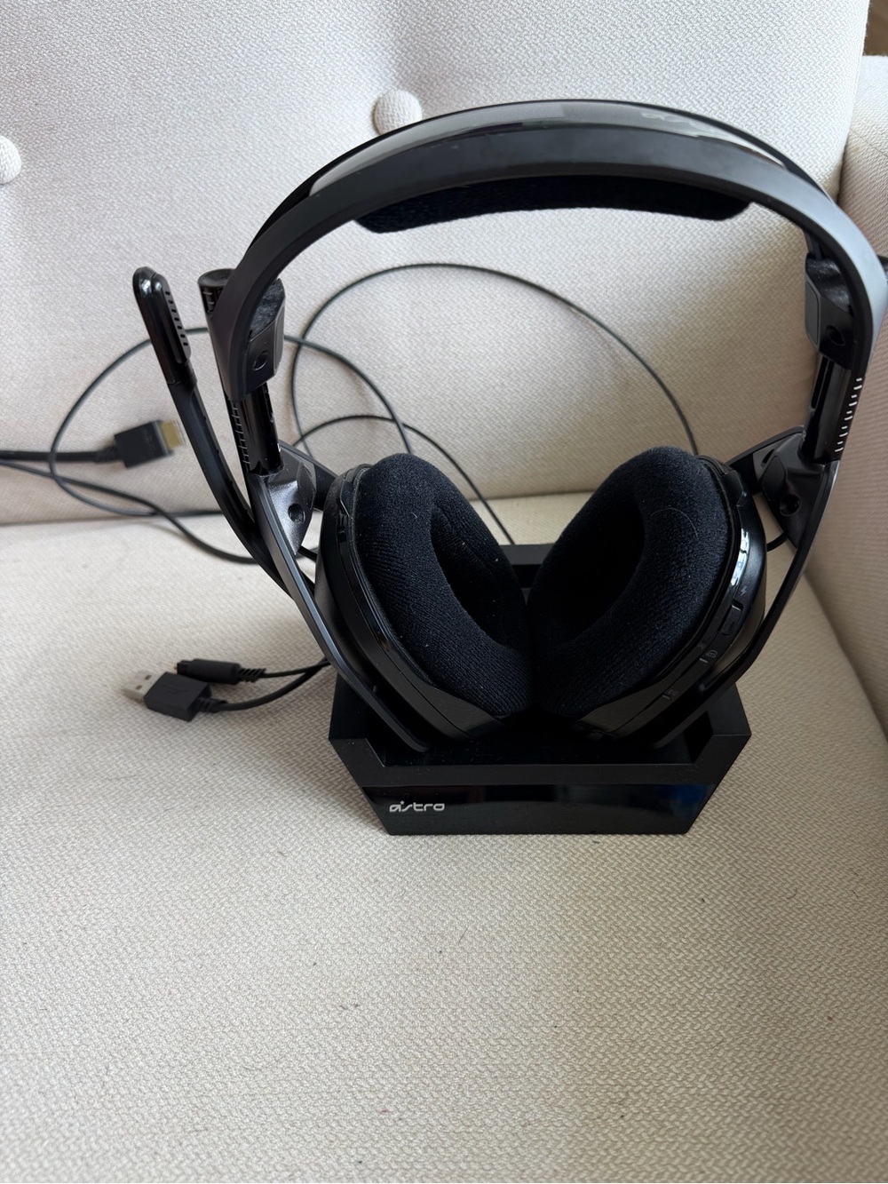 Astro A50 gen 4 PlayStation 5 headset color black